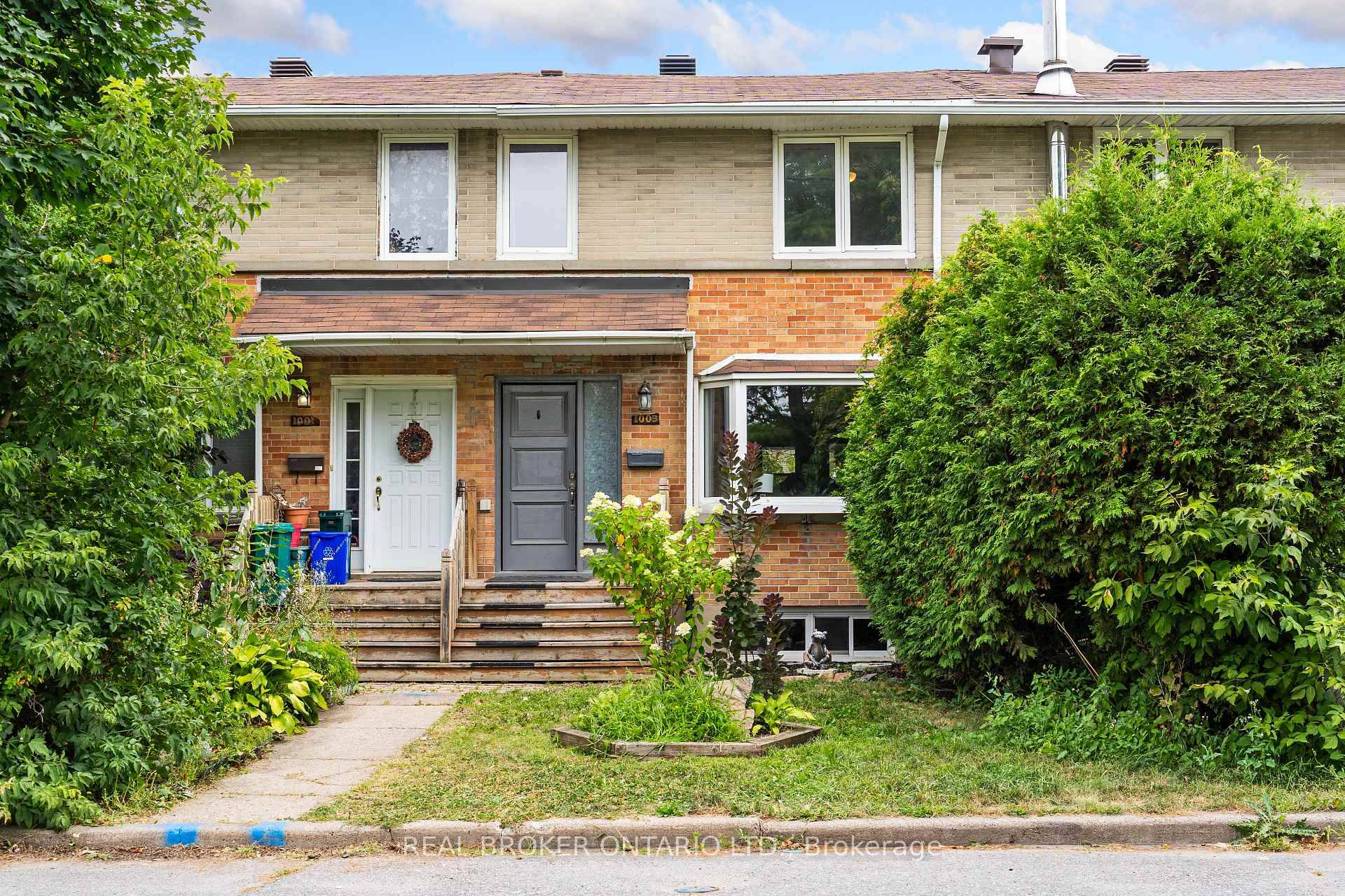 Welcome to 1003 Silver ! This beautifully updated 3 bedroom, 2 full bathroom townhouse in the heart of Carlington !