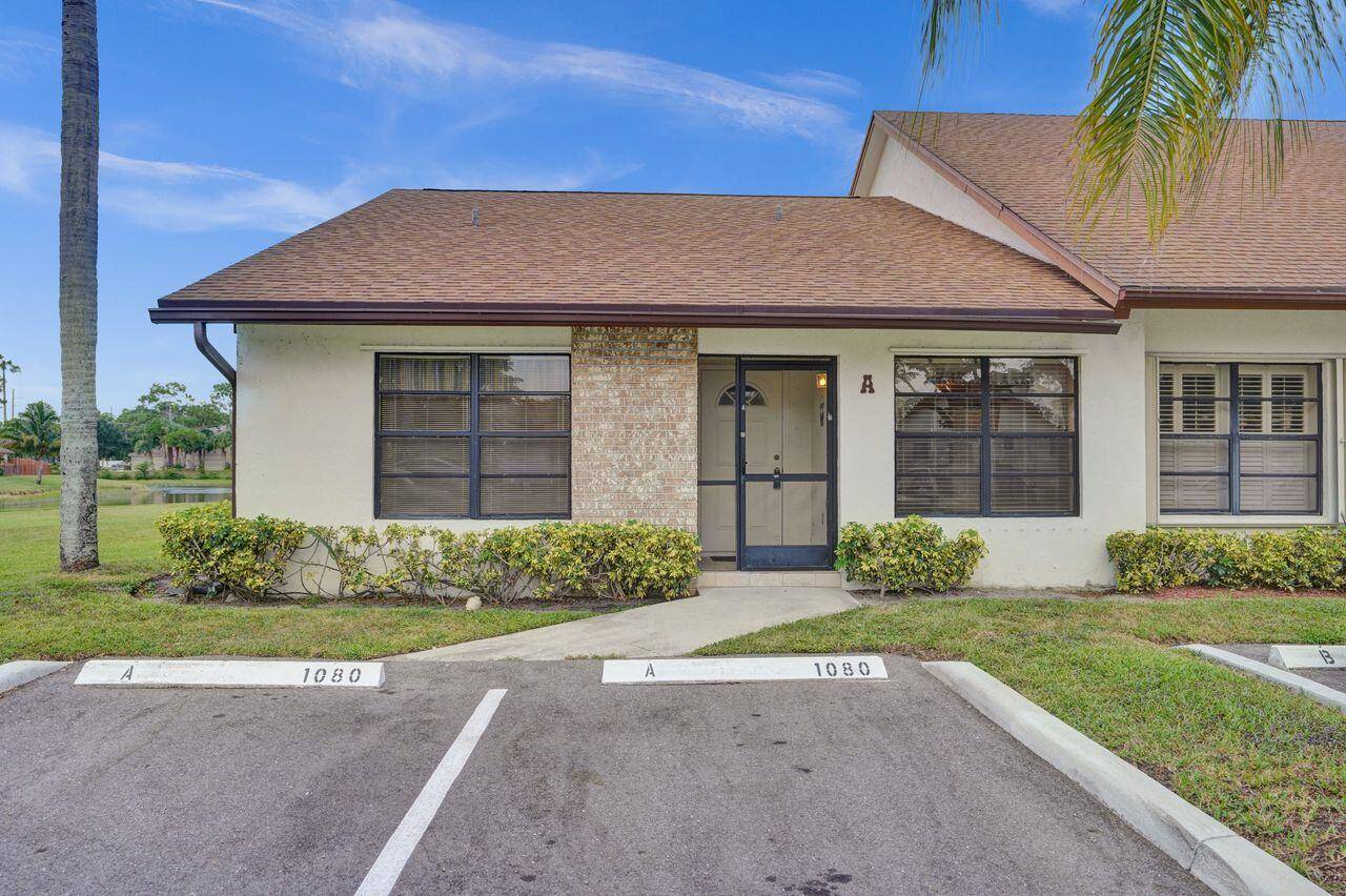 This end unit villa features approximately 1, 260 square feet of living space with 3bedrooms and 2 baths.