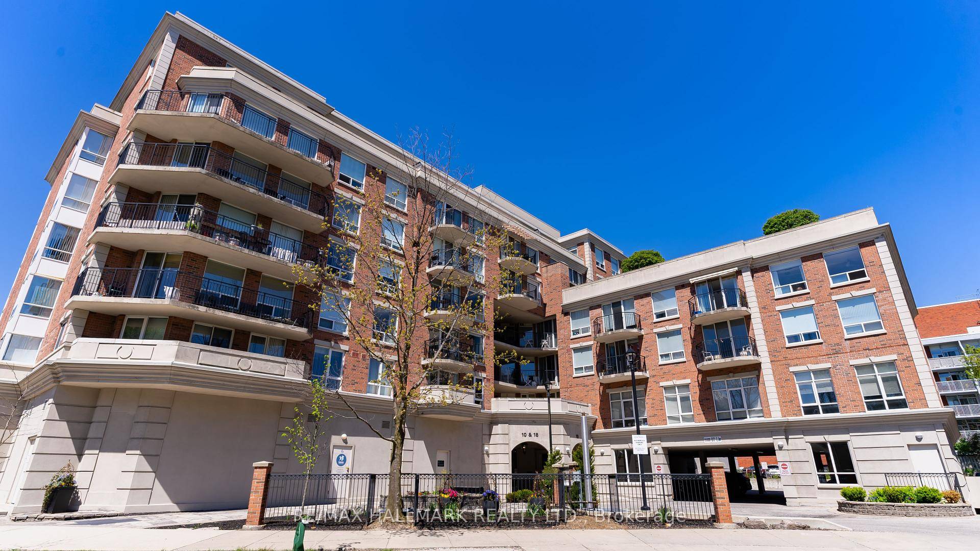 Prestigious Residence In Boutique Upscale Lawrence Park, Yonge amp ; Lawrence Residences.