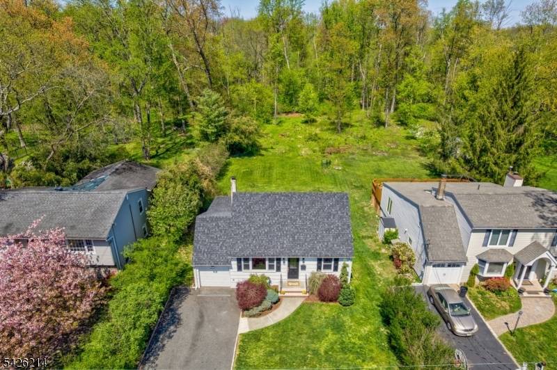 Welcome to 61 Beechwood Rd.