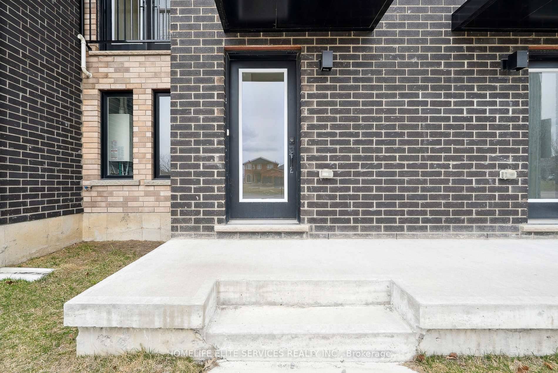 Welcome to this beautifully maintained townhouse in a vibrant, family friendly neighborhood !