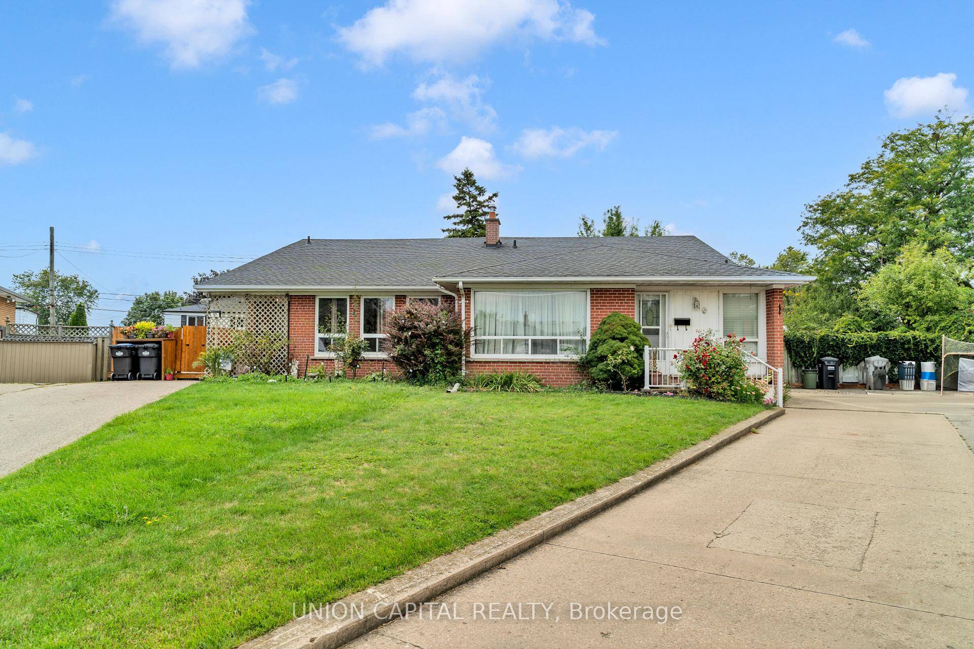 Welcome to 19 Ava Court, a charming family home tucked away on a quiet cul de sac in Brampton's sought after Avondale community.