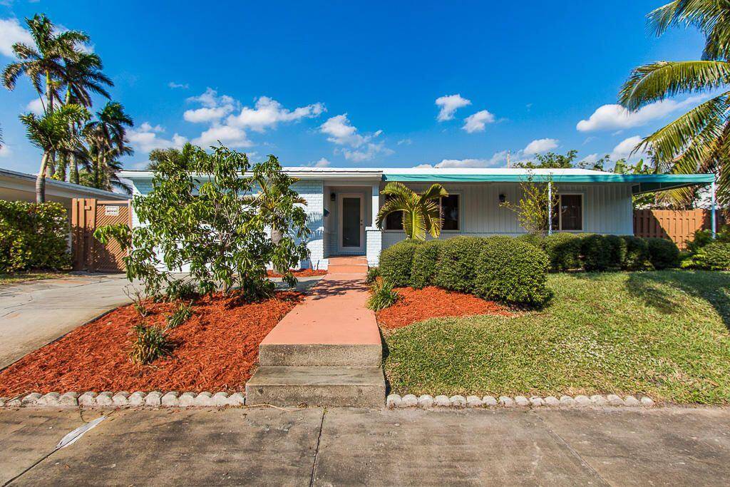 Wonderful old florida style house.
