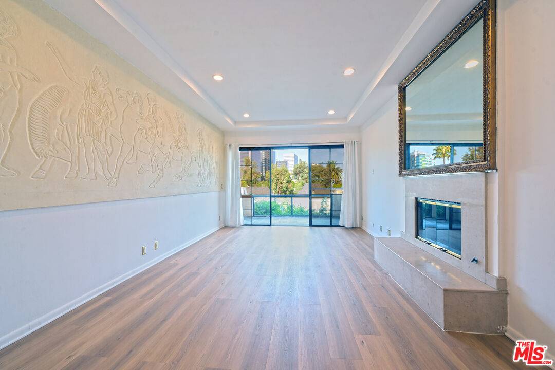 234 S Gale Dr 2BR Beverly Grove La