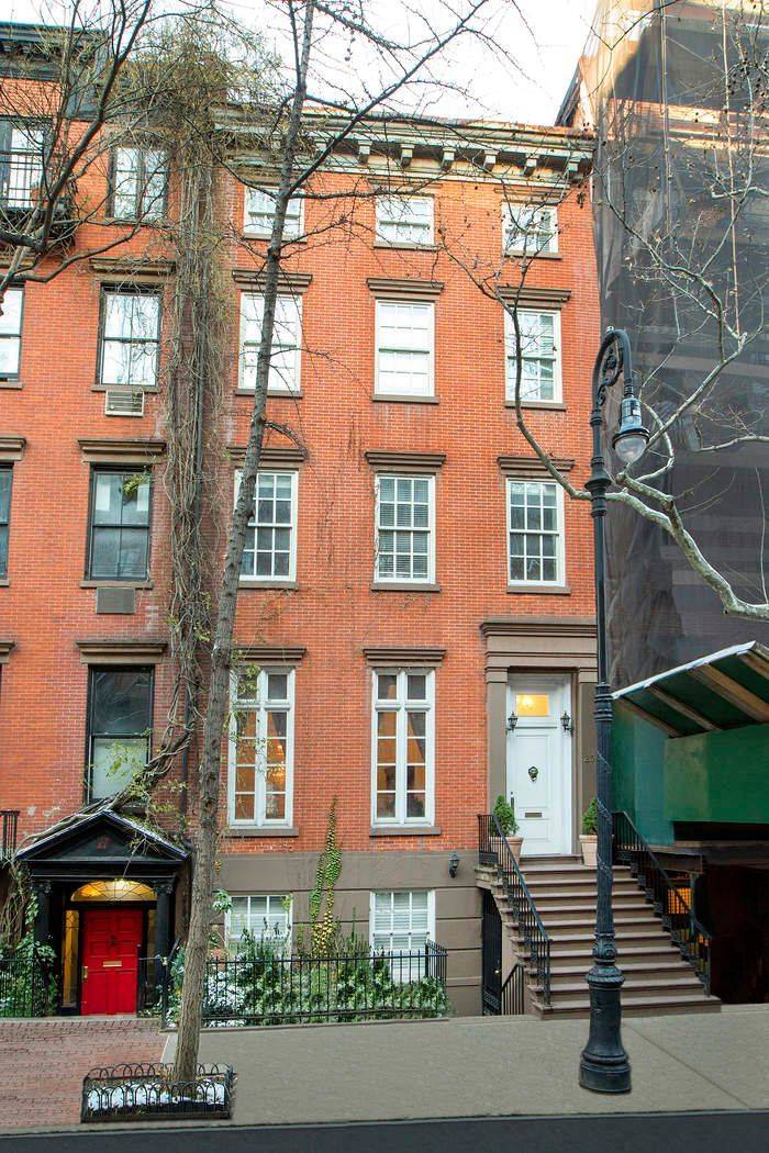 Discerning buyers seeking the opportunity to create one of the finest mansions downtown need look no further.