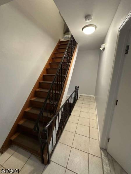 Beautiful, well maintained legal 3 family property located in one of Newark ?