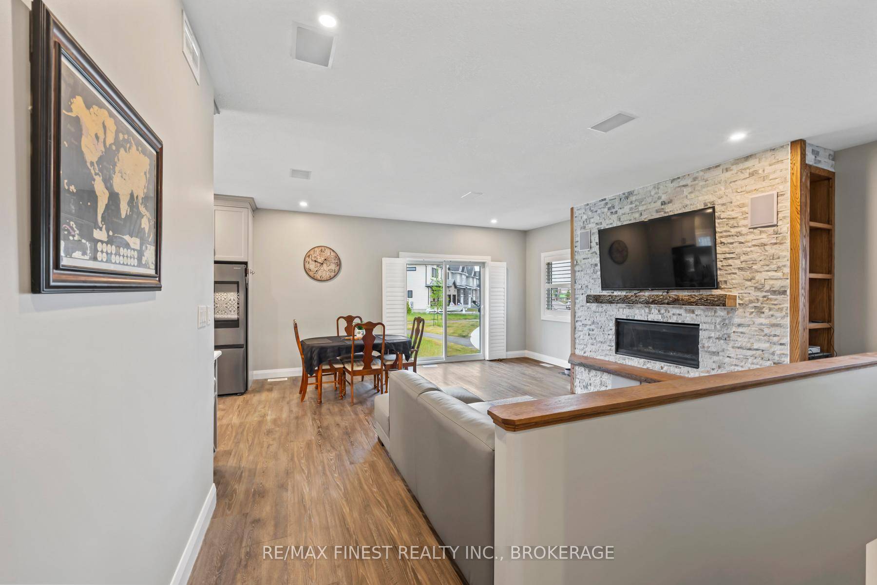 Stunning Nearly New Bungalow on Corner Lot with 5 Beds and 3 Baths Just 10 Minutes from Kingston !