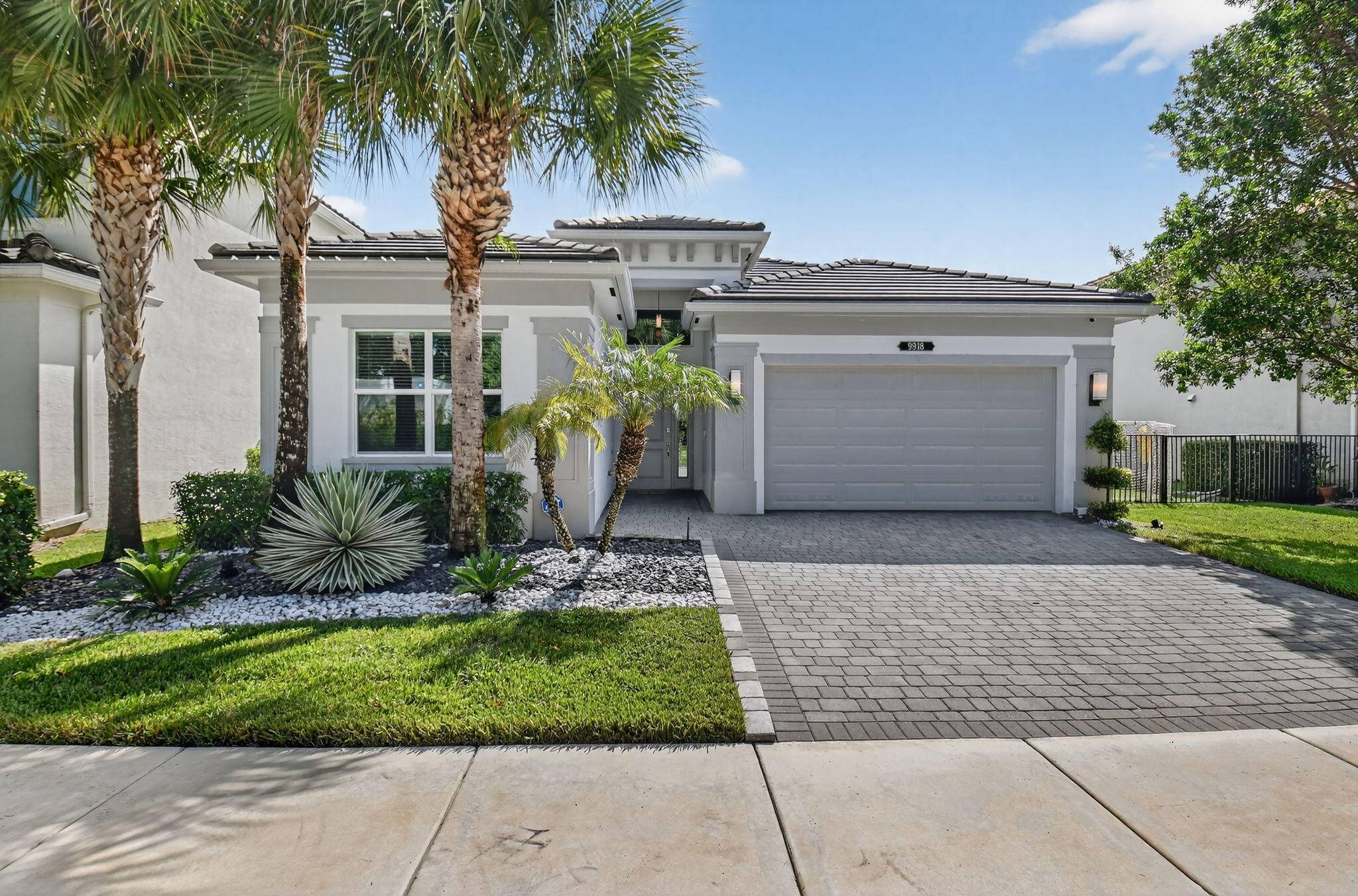Sellers are ready to make a deal, bring all offers and look no more !