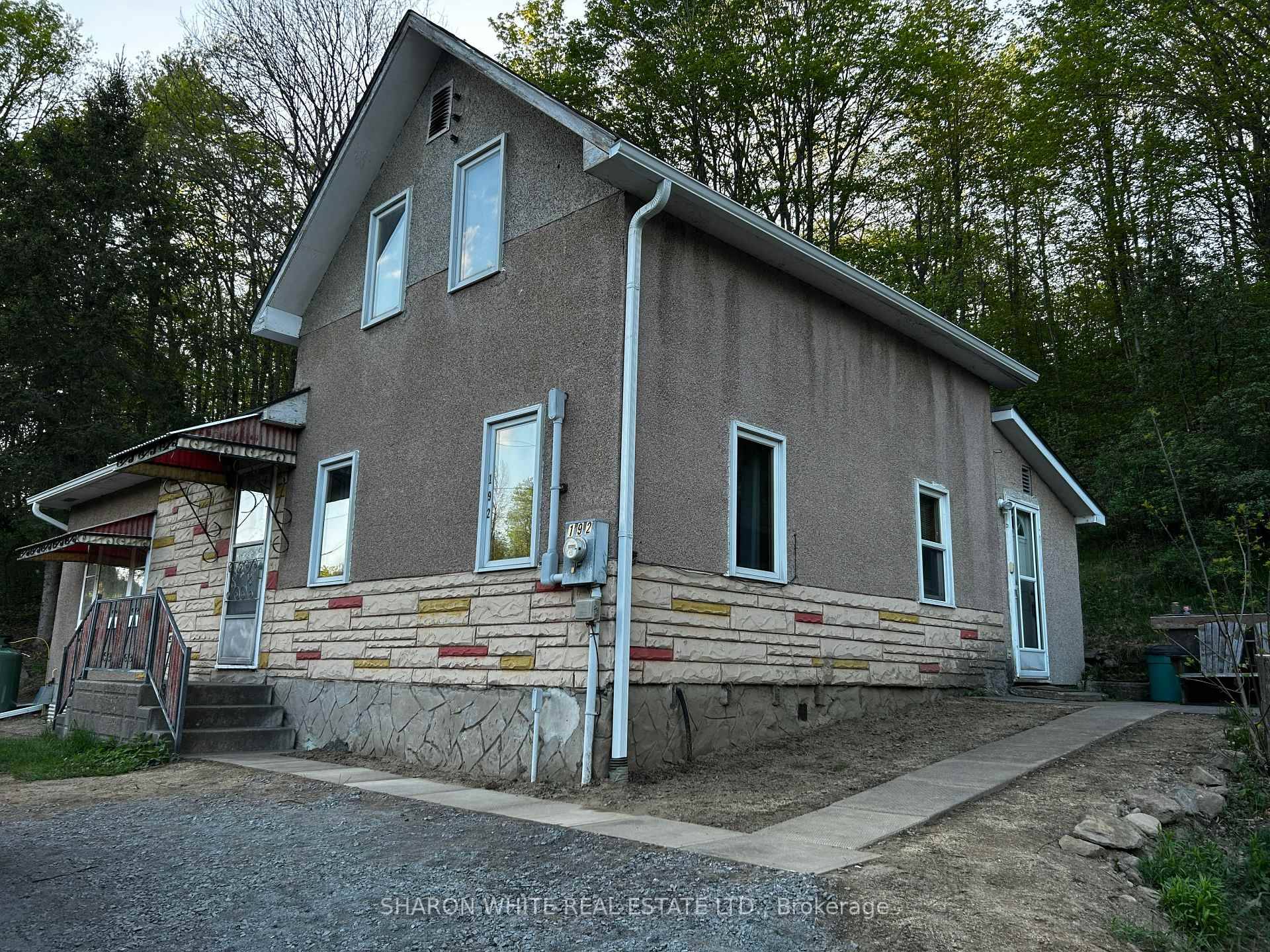 192 Monck Street is here.