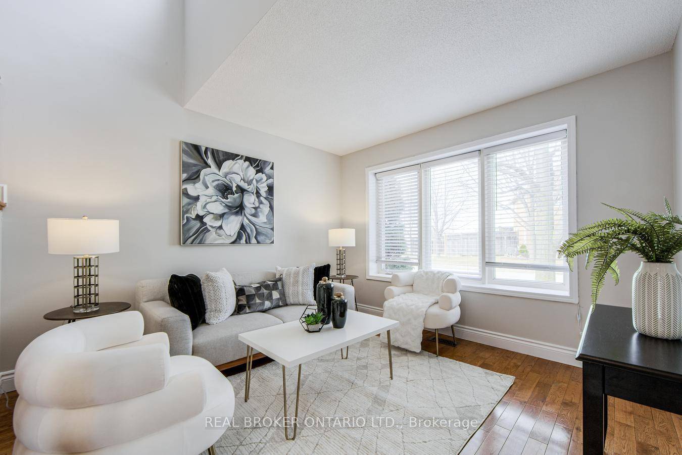 Stunning Upgraded Detached in the Desirable Orchard CommunityBright, Spacious amp ; Move In Ready !