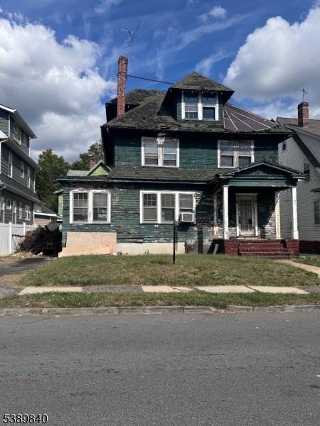 Discover endless possibilities with this Large 2500sqft 5 bedroom, 2 bath single family home located in one of the most desirable sections of East Orange, right on the borderline of ...