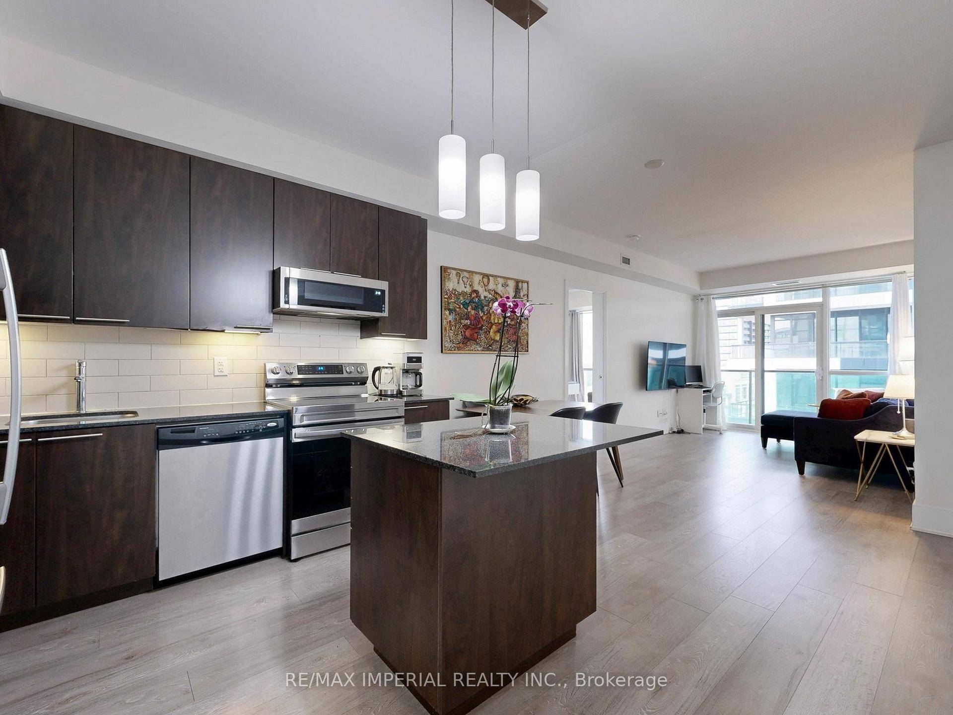 Welcome to Suite 2004 at 25 Broadway Ave a spacious 860 square foot, sun filled 2 bedroom, 2 bathroom condo in the heart of Midtown Toronto.