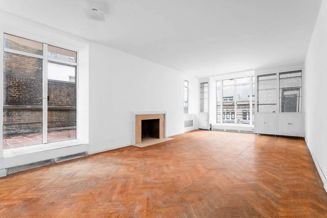 Nestled in the heart of Manhattan s prestigious Plaza District, this gracious one bedroom apartment at 24 West 55th Street presents a rare opportunity to create a bespoke home of ...