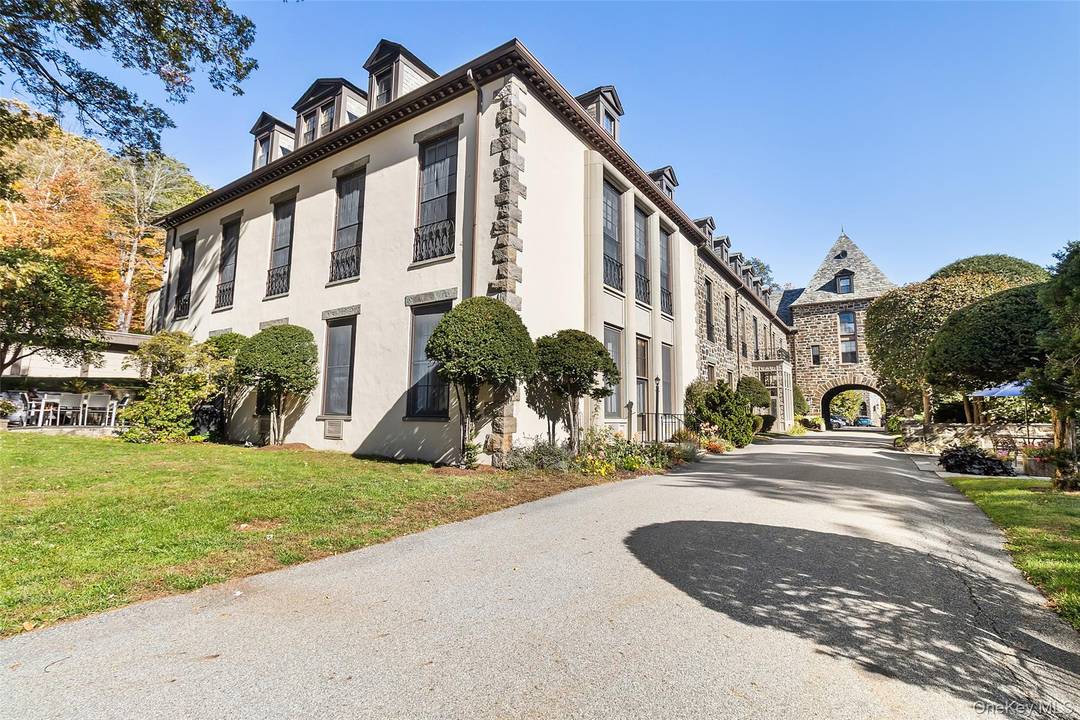 Elegant 1 Bed 1. 5 Bath with stunning water views in Valeria, a gorgeous stone amp ; stucco 1920s estate converted to Condos.