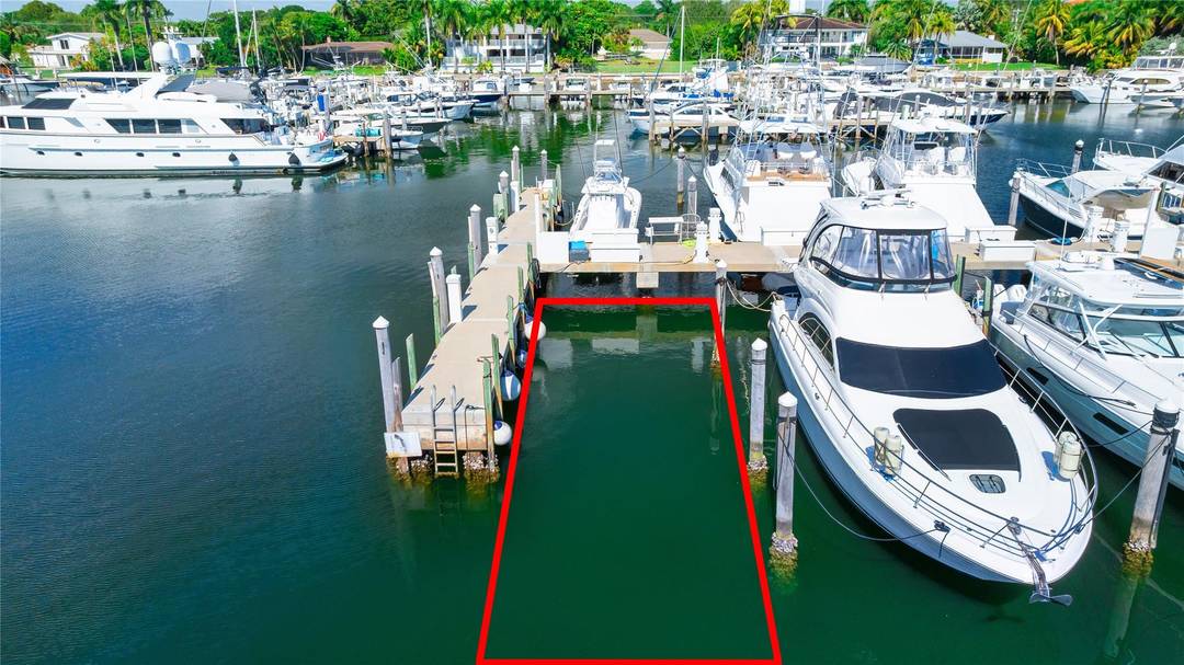 As part of the Deering Bay experience, residents enjoy access to world class amenities and alifestyle defined by sophistication Arnold Palmer Signature 18 Hole Golf CourseSeven Tennis Courts Three Pickleball ...