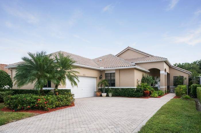 Beautiful Windsor Model Dover Home Located in Wycliffe Golf Country Club.
