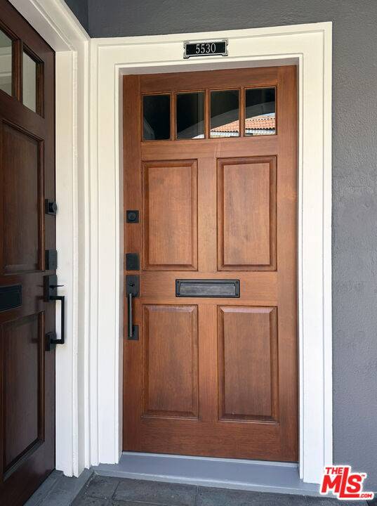 5530  Franklin 2BR Hollywood Hills East La