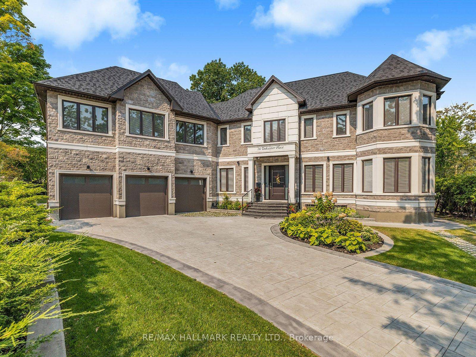 Luxury Living Backing Onto the Park Approx.
