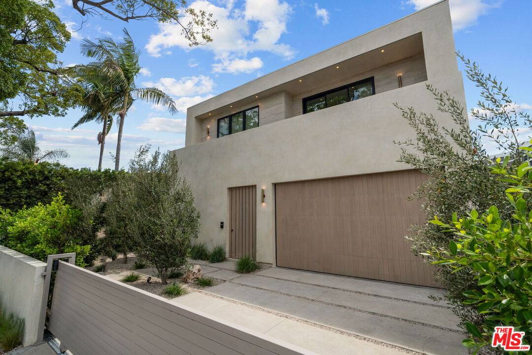 6638  Lindenhurst Ave. 5BR Beverly Grove La