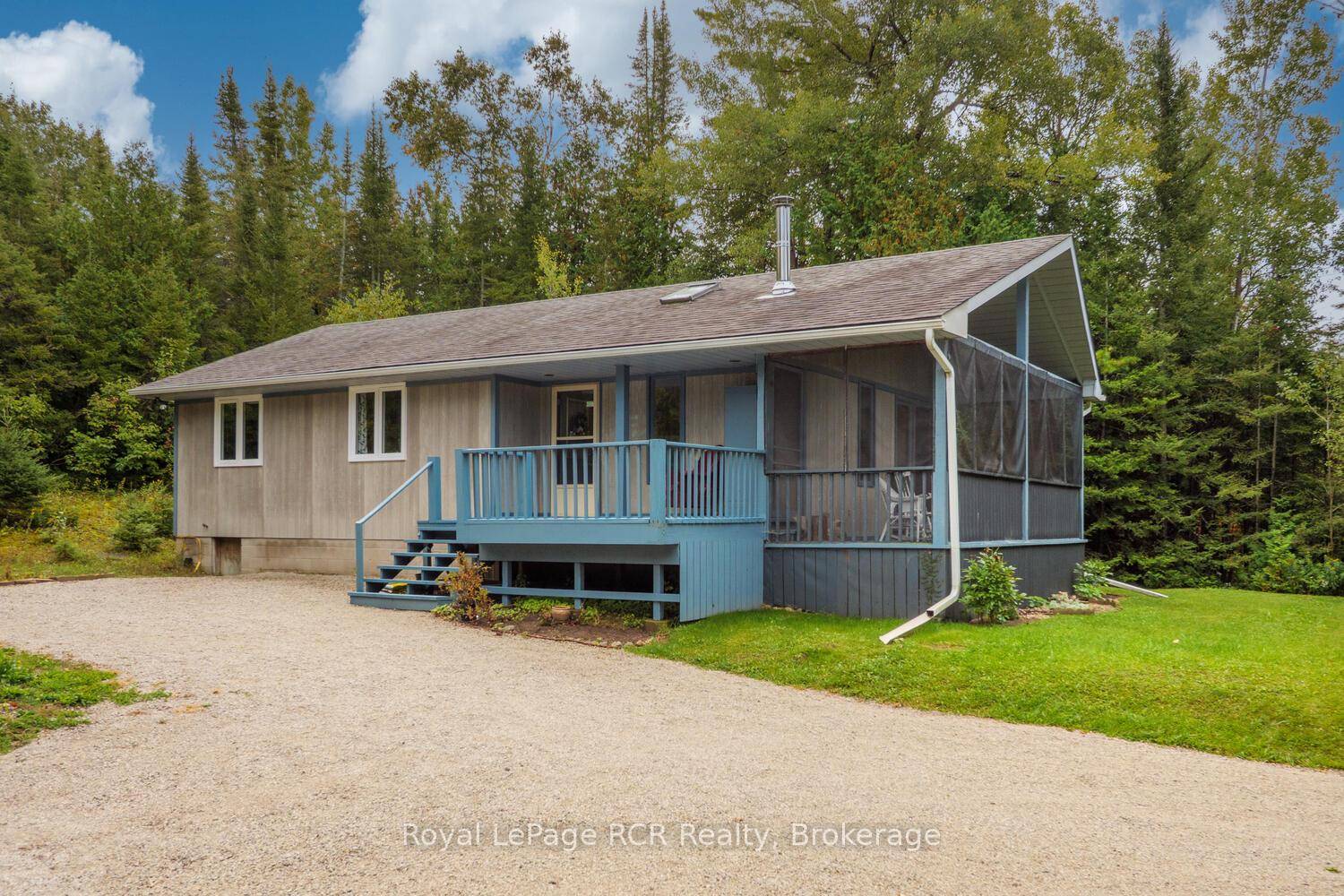 Charming Year Round Home or Cottage at Hardwick Cove.