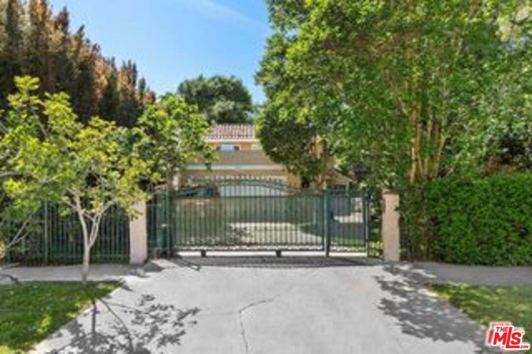645  N Mc Cadden Pl 6BR Hancock Park La
