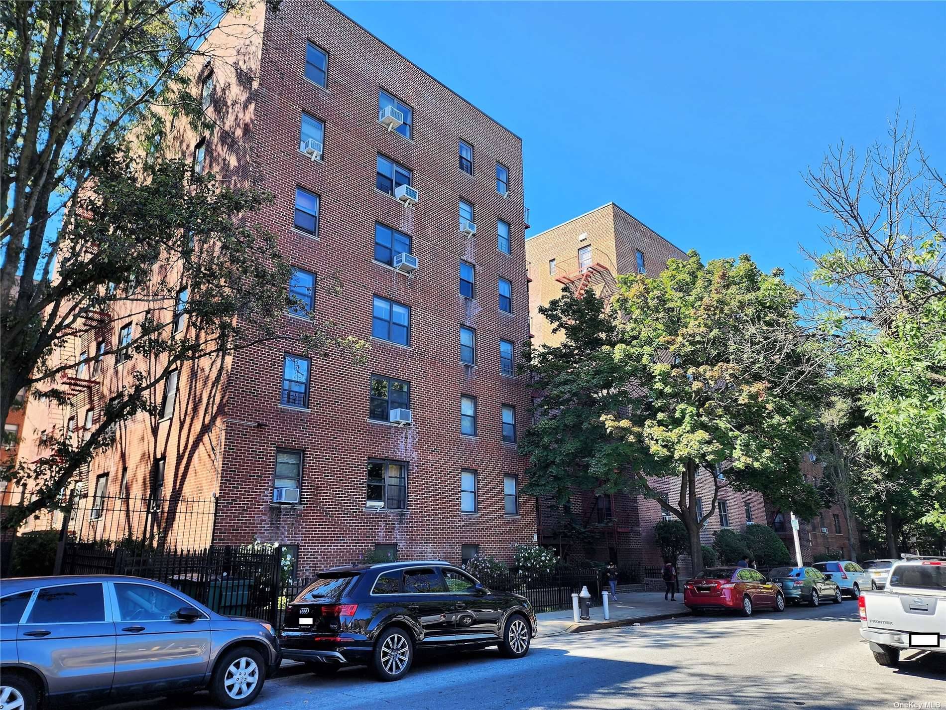 Here's your chance to OWN an apartment for less than it costs to rent AND build your wealth at the same time through ownership, low maintenance fee covers your heat, ...