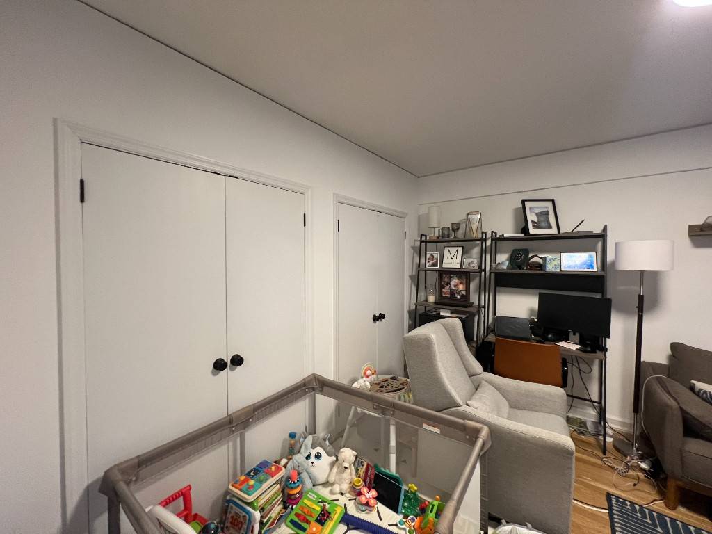 Just steps from Central Park, this beautifully designed 1 bedroom apartment offers the perfect blend of space, style, and convenience.