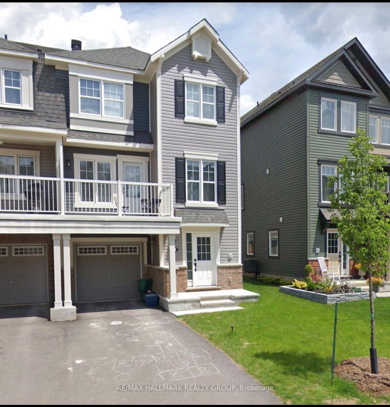 Welcome to this beautifully maintained 3 storey freehold end unit townhome located in the sought after Avalon community of Orle ans.