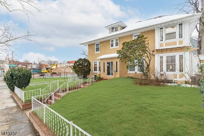 ABSOLUTELY MASSIVE one of a kind home minutes away from transit to NYC and EWR airport !