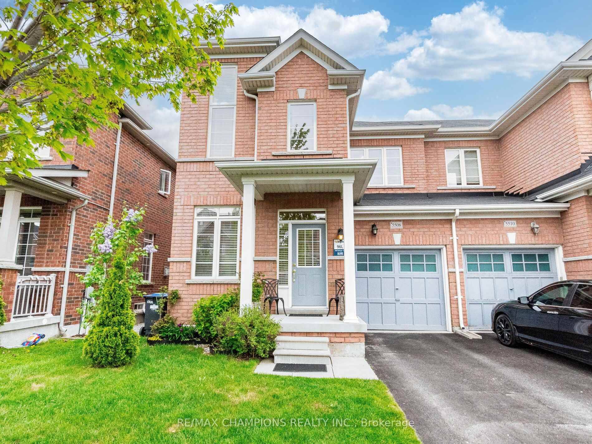 Stunning 3 2 Bedroom, 4 bathroom semi with Separate Entrance to the Basement is located in the heart of Mississauga.