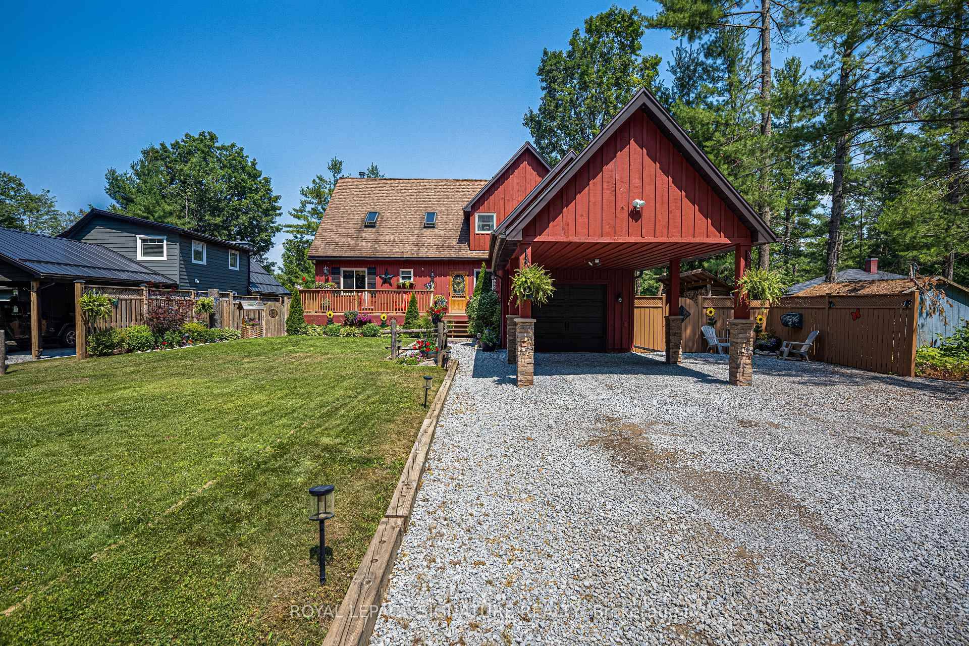 Postcard Perfect Waterfront Living !