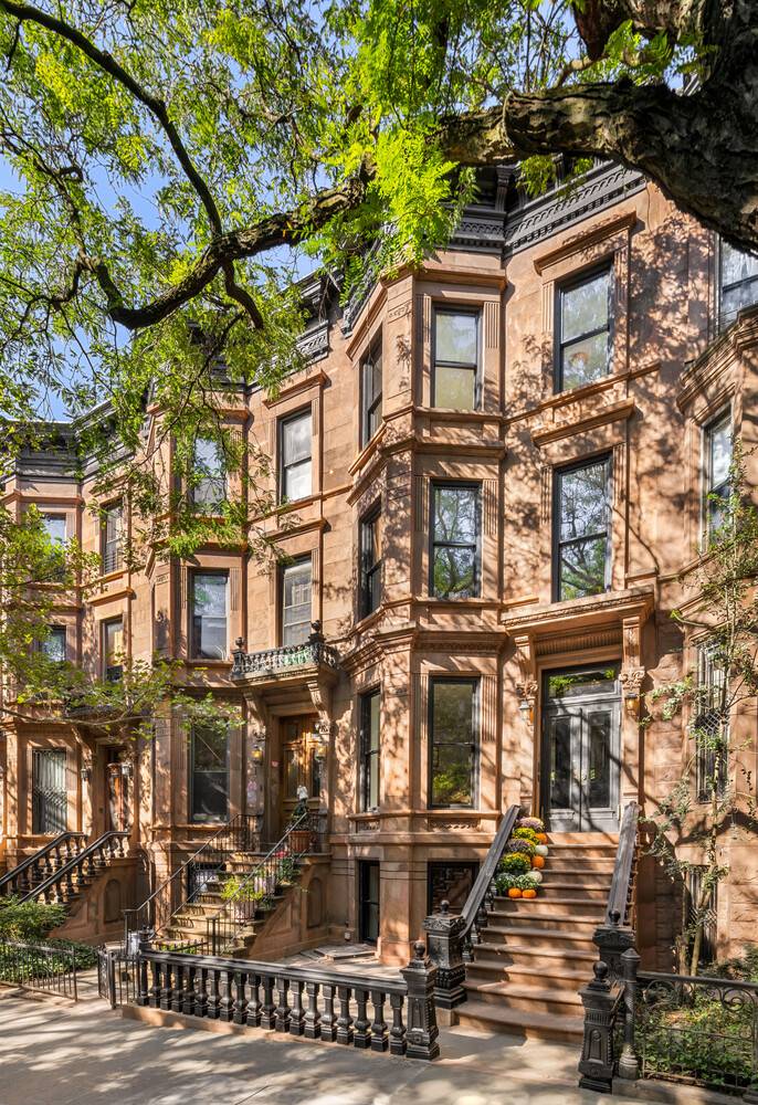 Introducing 839 President Street, located in the heart of the Park Slope Historic District.
