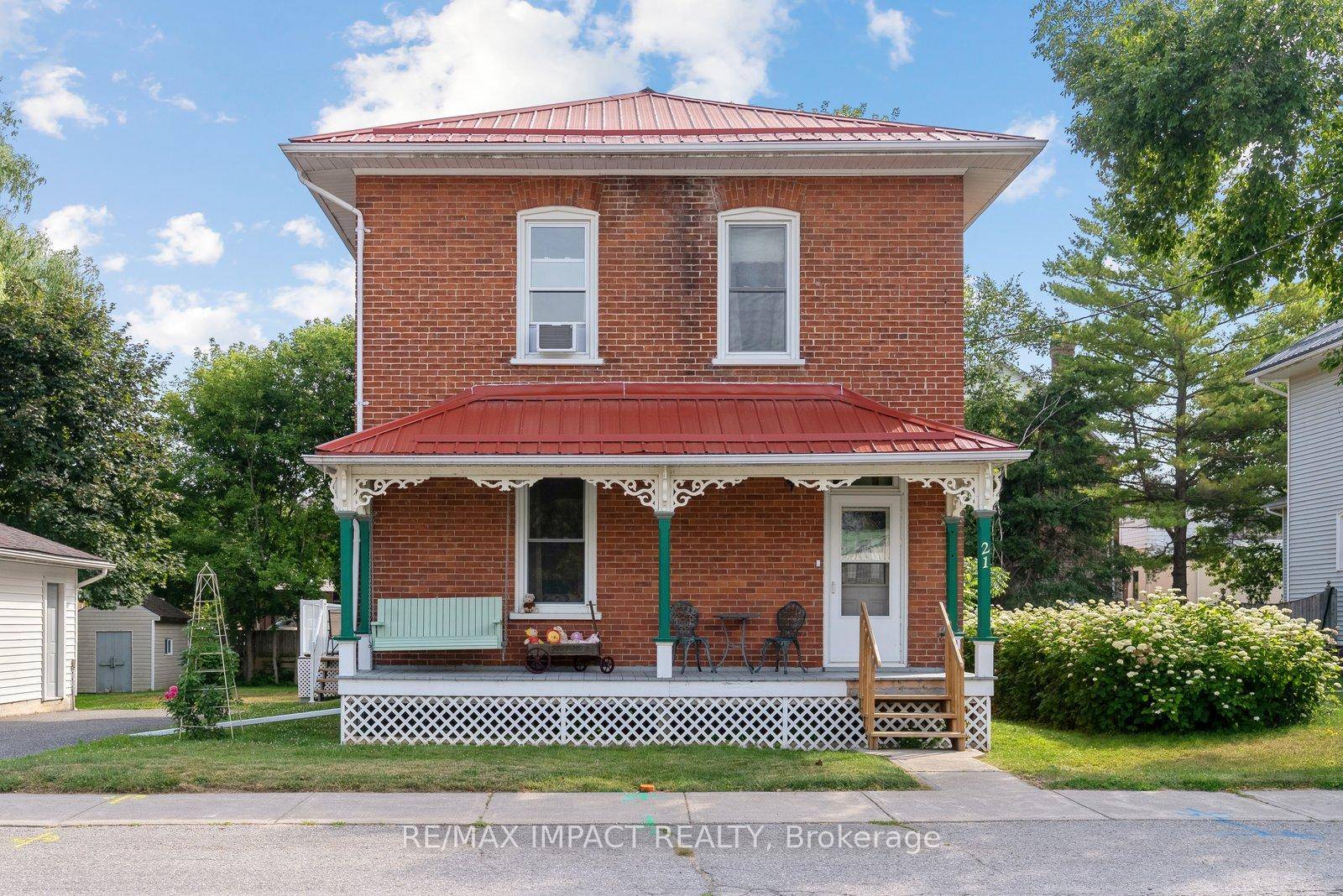 Picture yourself right in the Heart of Warkworth, Ont.