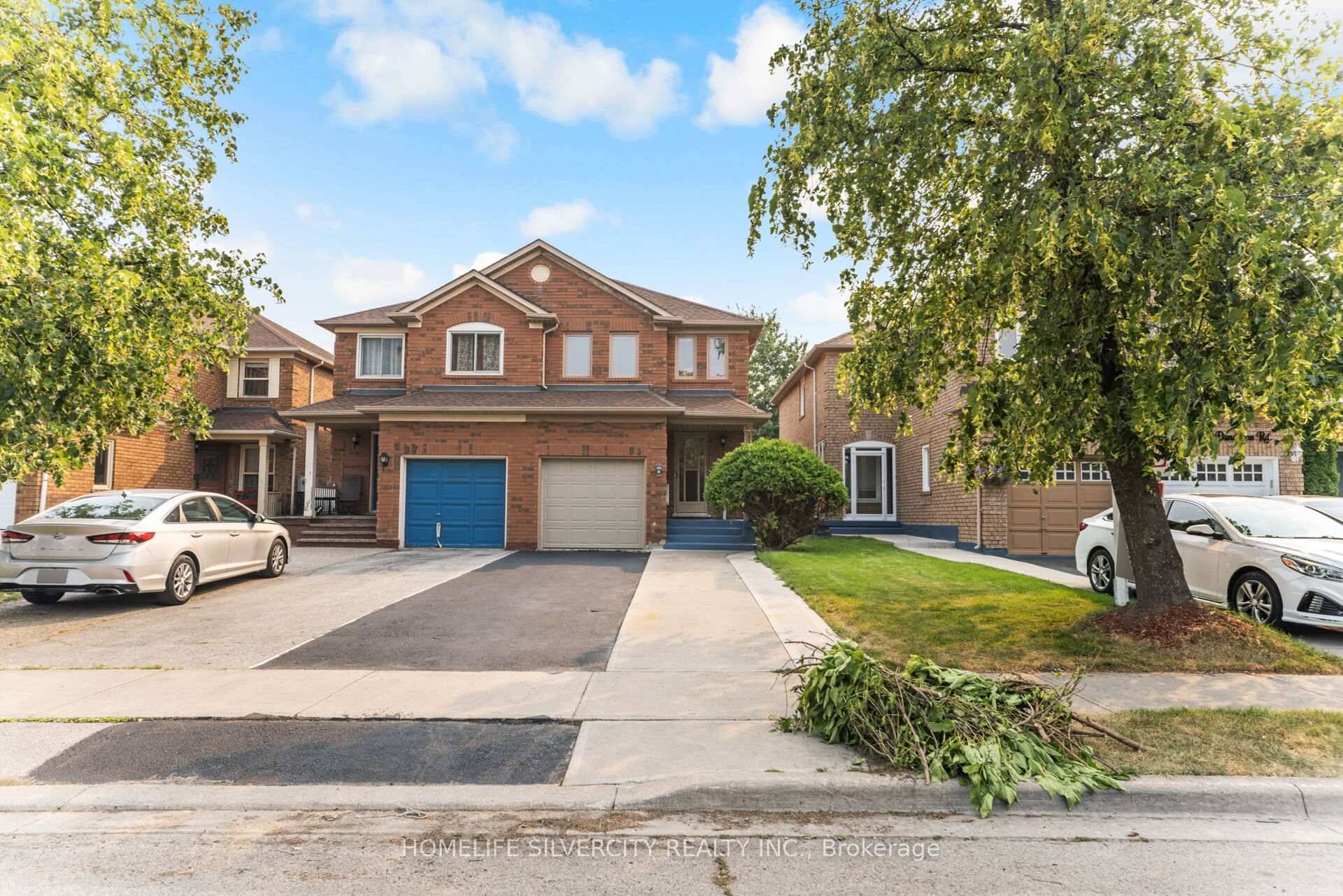 Well maintained, Super clean all Brick Mattamy 3 bedroom house walking distance to Brampton Civic Hospital, close to park, Shopping Plaza, bus stop, doctor's office and other amenities.