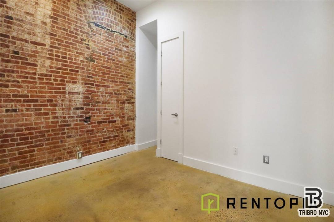 Welcome to 753 Lexington Avenue !