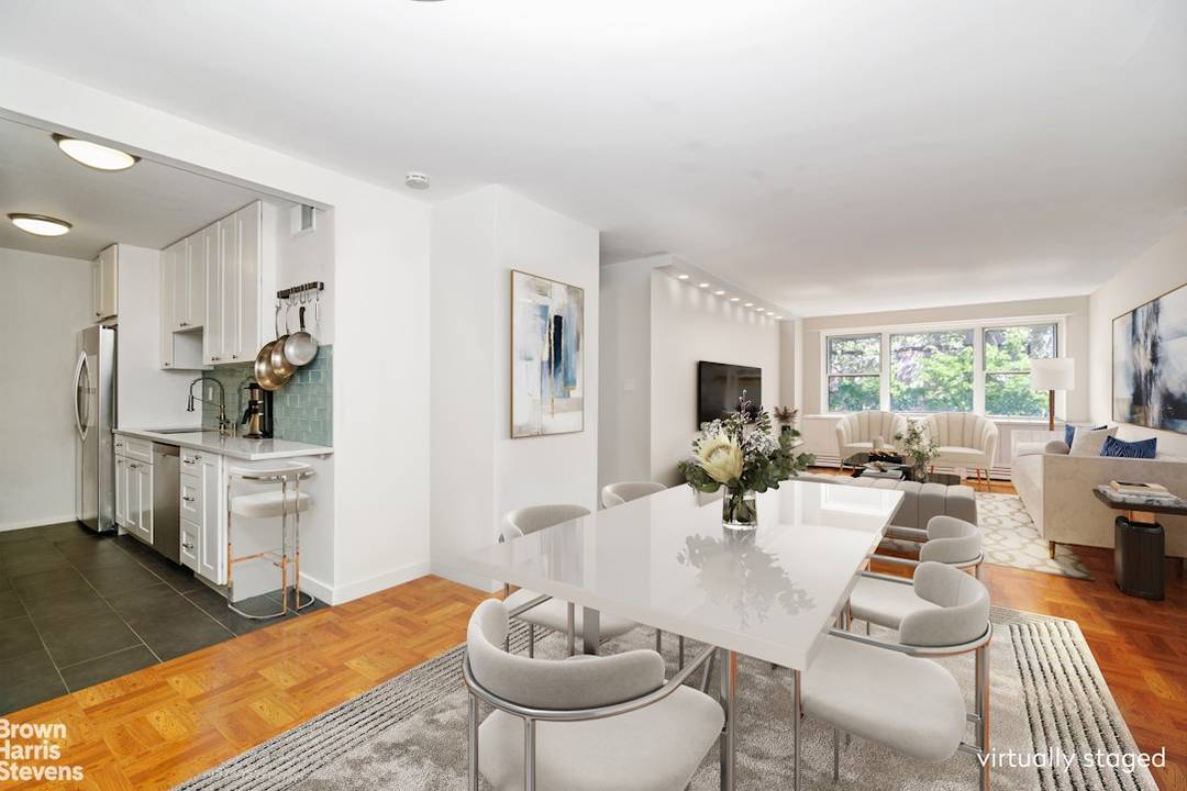 Sunfilled Steal XXXMINT 2BR 2BTH W Dining Area This is the needle in a haystack fabulous home you've been searching for !