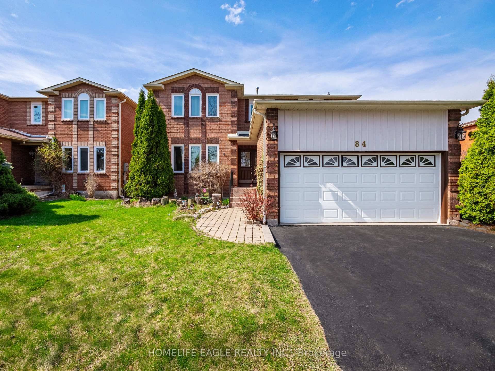 The Perfect 4Bedroom amp ; 4Bathroom Detached Located In Richmond Hill's Family Friendly Devonsleigh Community Premium 44FT Frontage Beautiful Curb Appeal W Brick Exterior Expansive Windows, Double Main Entrance Drs ...