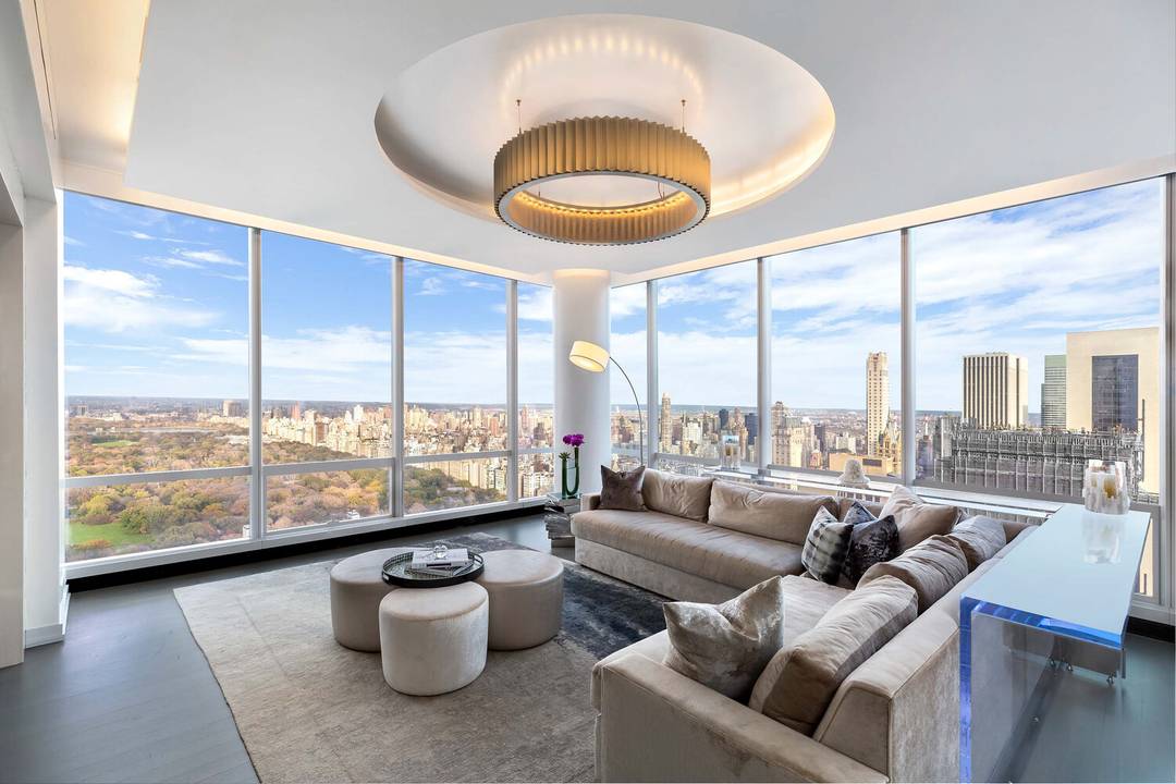 A remarkable sky mansion boasting breathtaking panoramas over the glorious expanse of Central Park, this customized architectural residence is a triumph of design and space.