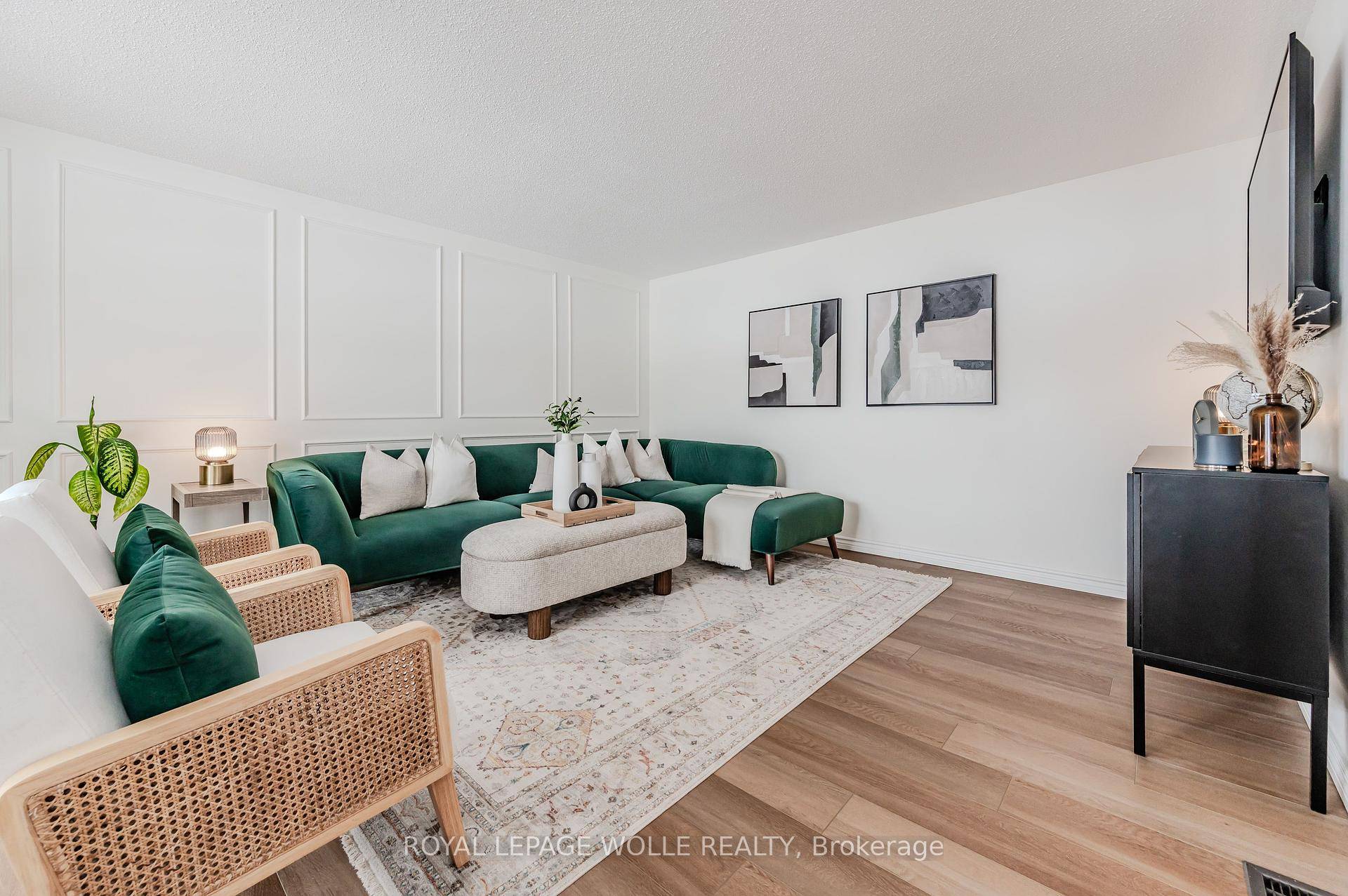Welcome to 136 Cornerbrook Crescent, a beautifully updated 2 storey home in the highly desirable Lakeshore North neighbourhood.