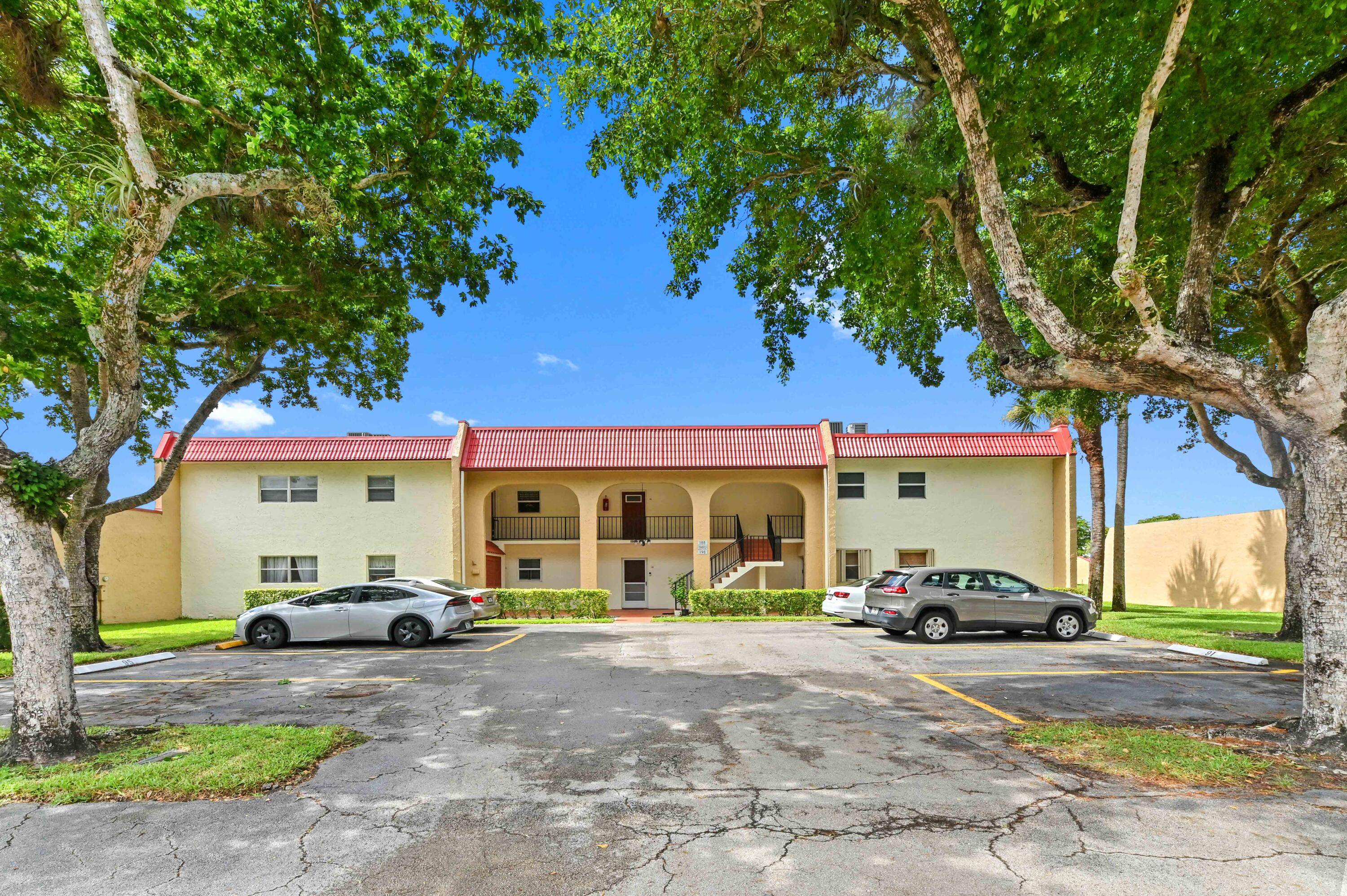 Seller willing to owner finance !