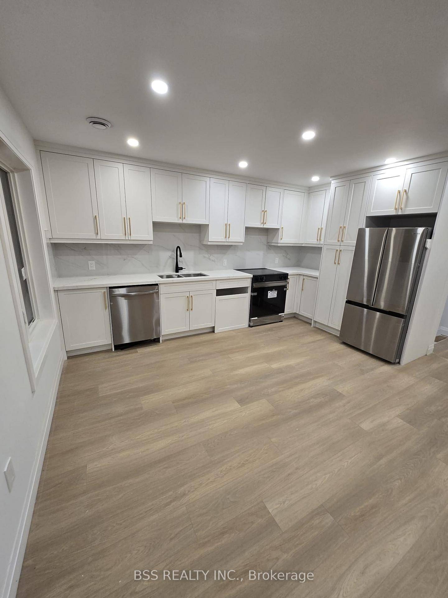 Welcome to 699 Royal York Road !