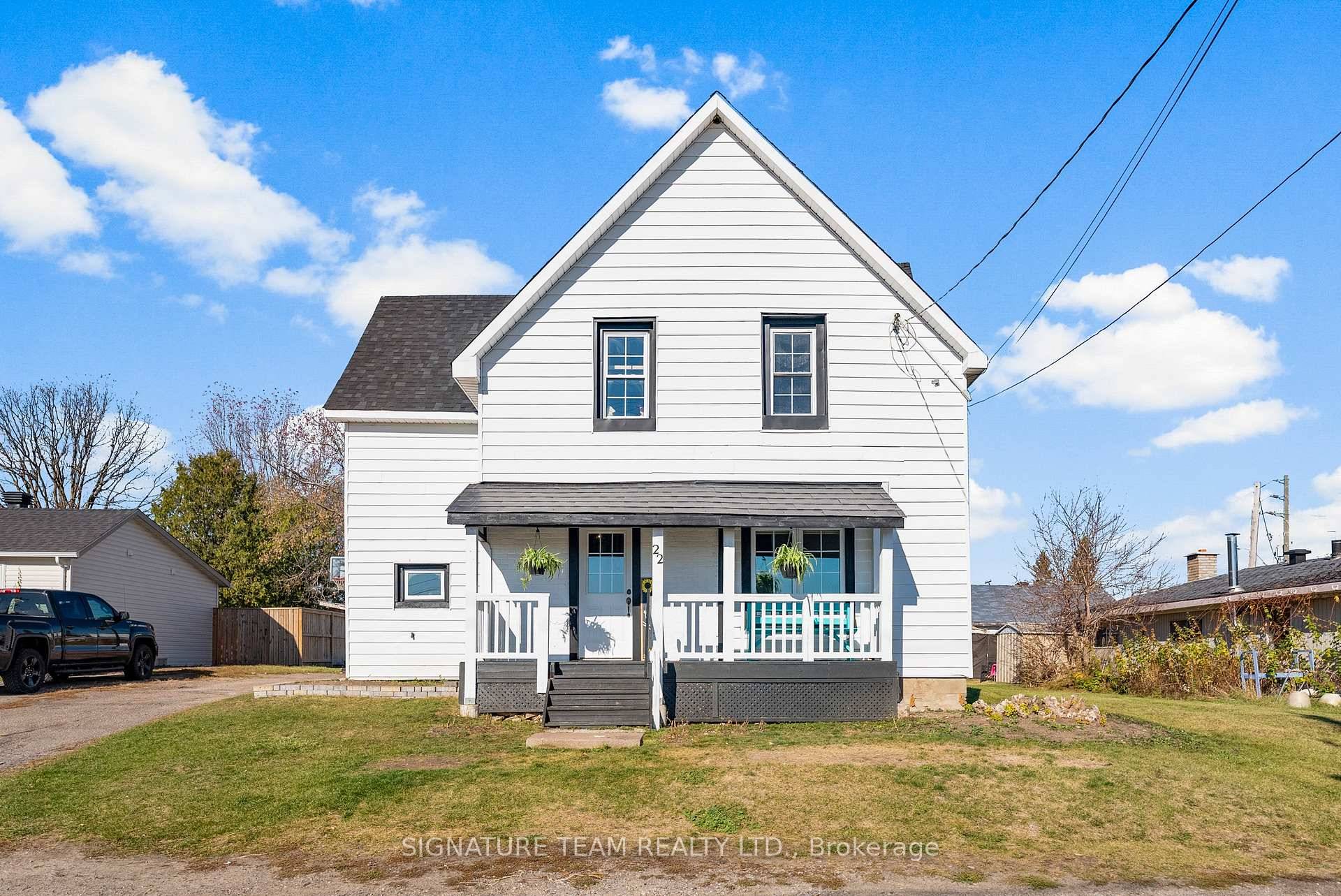 Discover your dream home in the heart of Cobden with this spacious four bedroom, two bathroom residence, complete with a den room that can be used as another bedroom, office ...