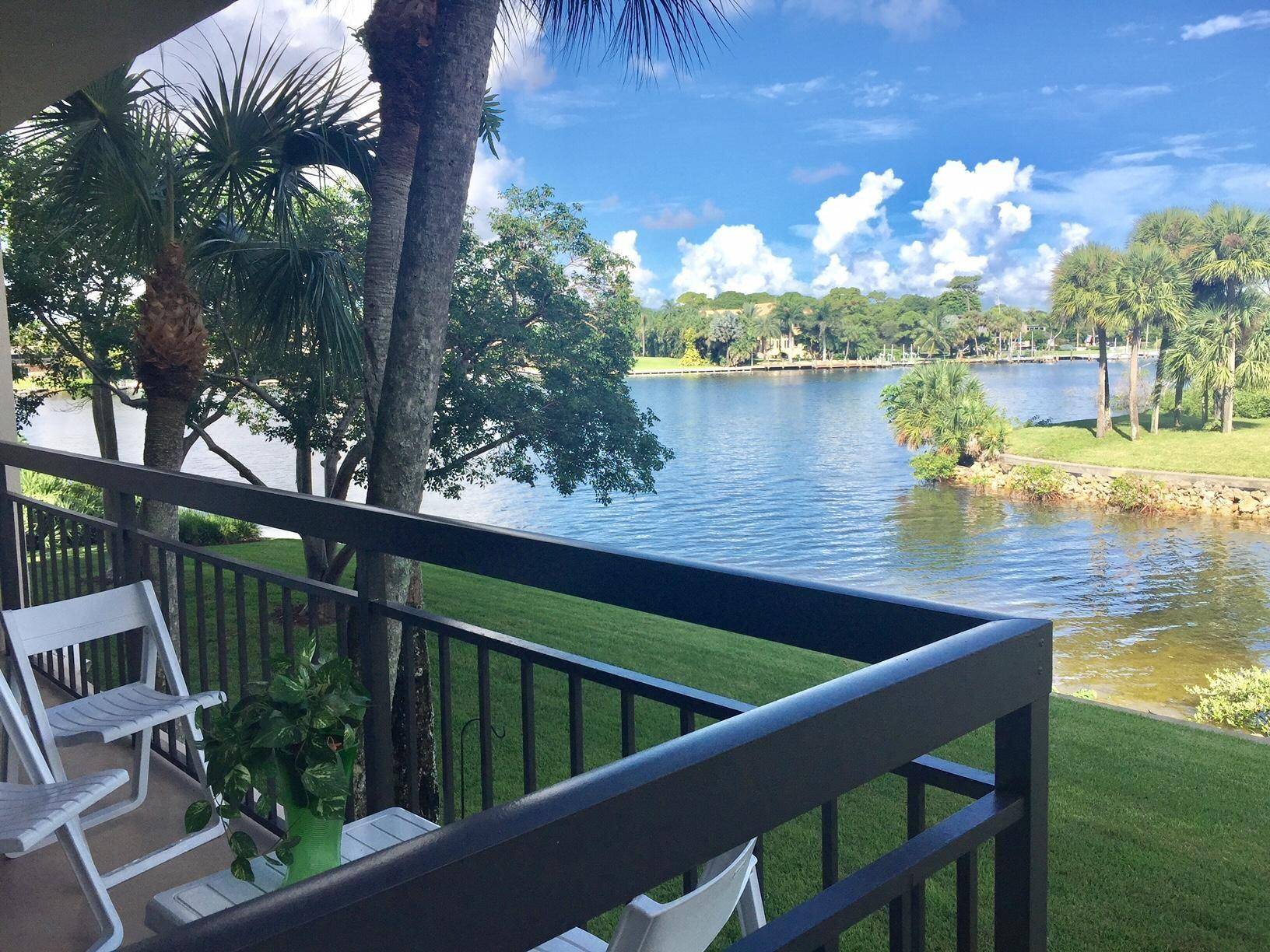 Lovely 2 bedroom, 2 bathroom in the Bluffs Marina !