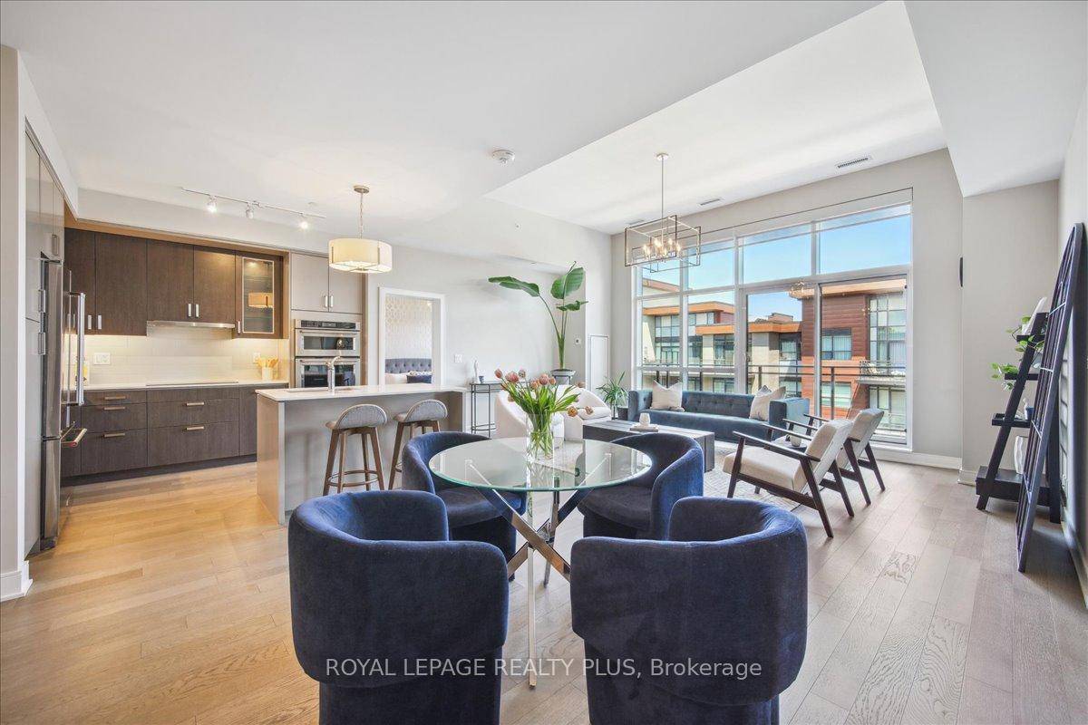 One of only four of this model in the building amp ; located on the top floor with soaring 12 ft ceilings, unit 466 is as close as it gets ...