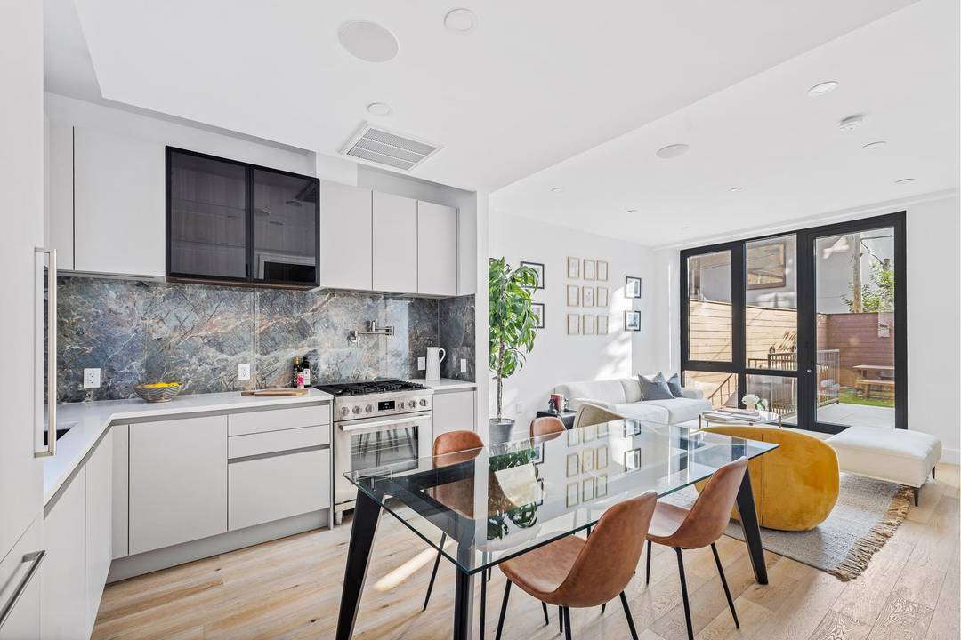 Limited Time Sponsor Incentives Take advantage of these exclusive offers 12 months of common charges and real estate taxes, fully covered Financing rates as low as 5.