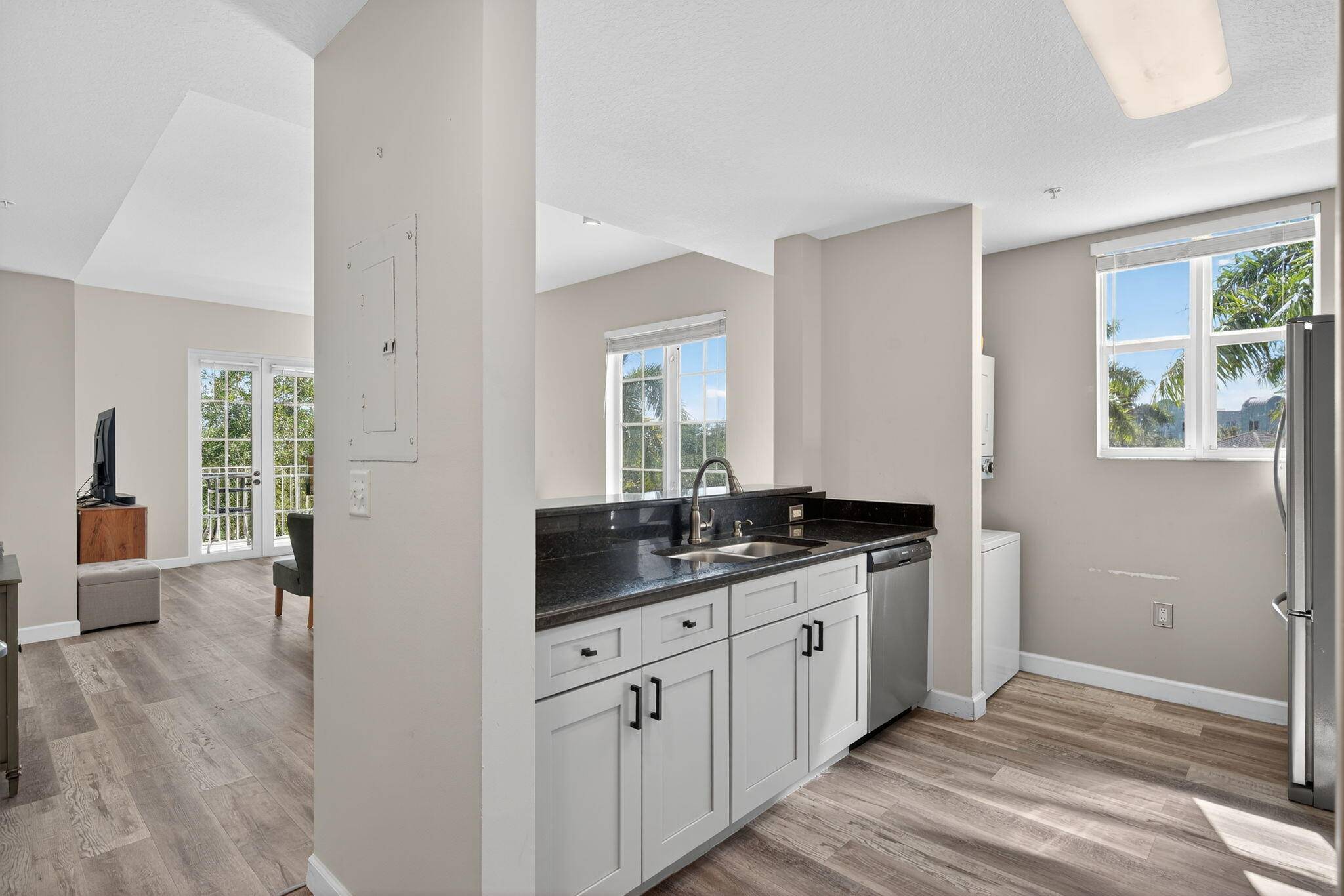 Back on the market ! Seller is motivated !