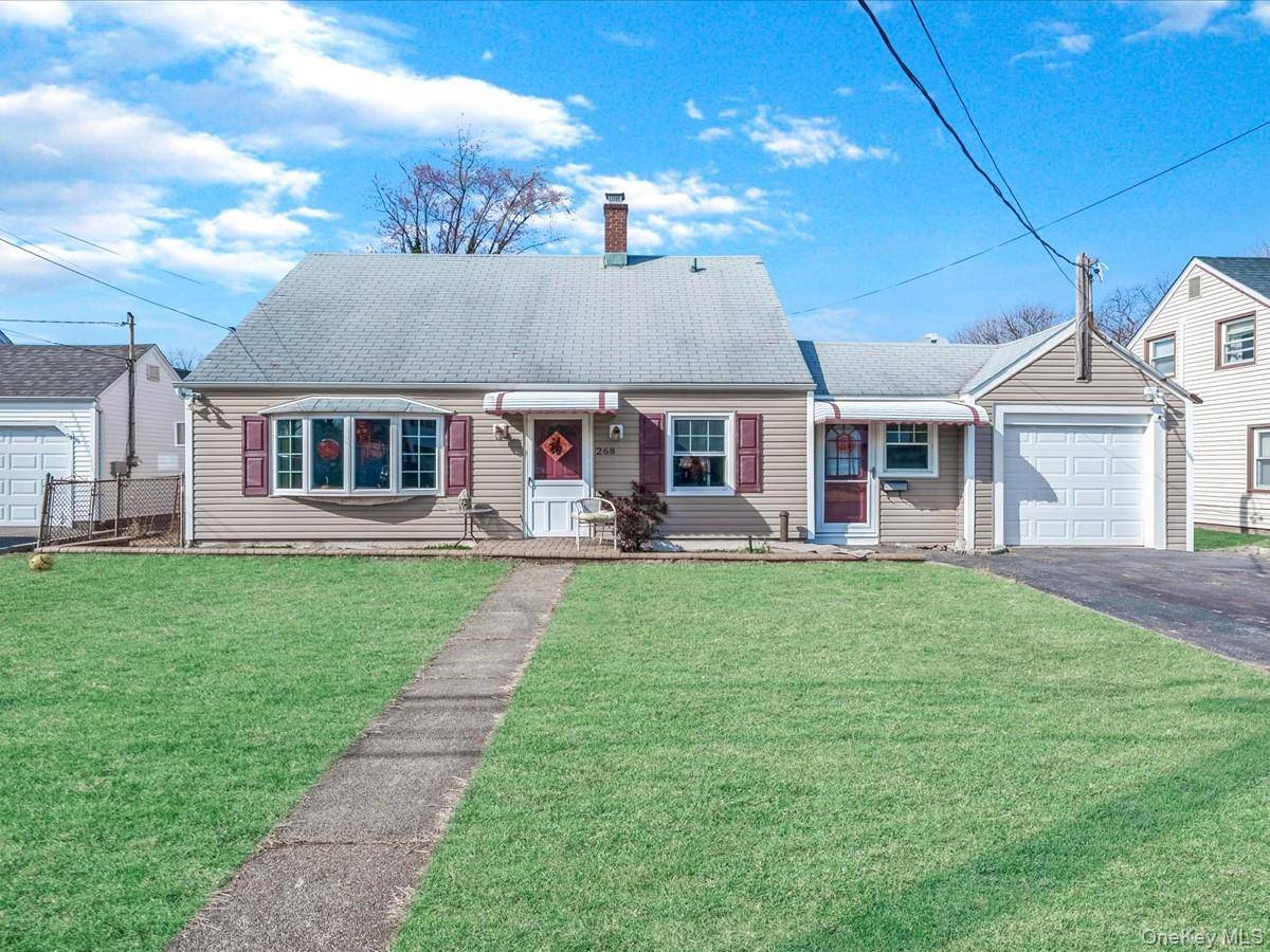 Newly renovated in 2023, this beautifully designed 3 bedrooms, 2 bathrooms home offers 1, 146 sq.