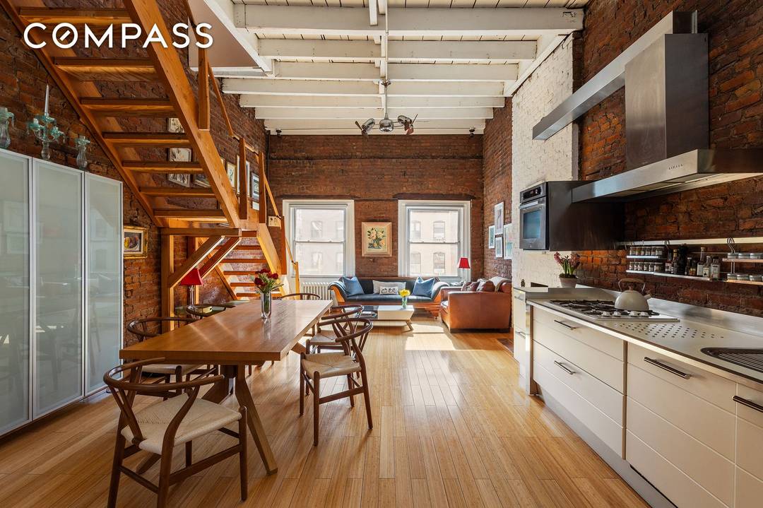 138 Lexington is a charming, two unit condominium conversion from an historic townhouse.