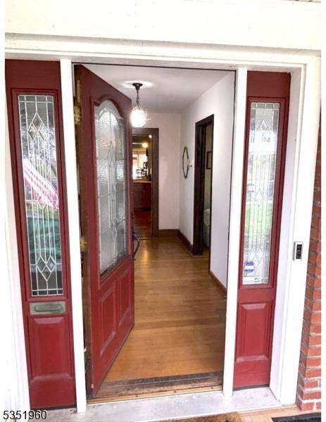 Beautiful colonial home in Spring Garden area of town.