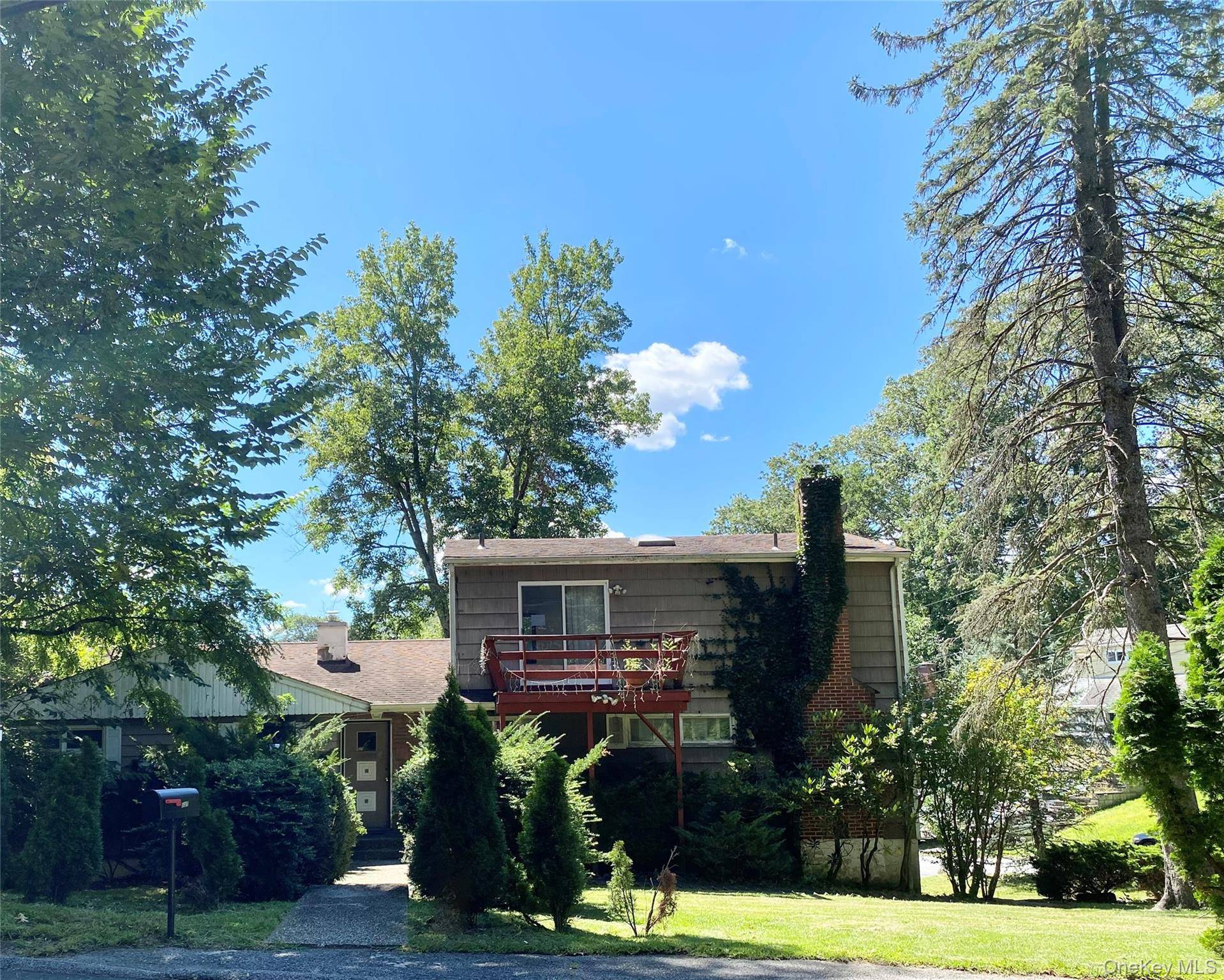 Great opportunity in Prime Greenburgh White Plains Location.